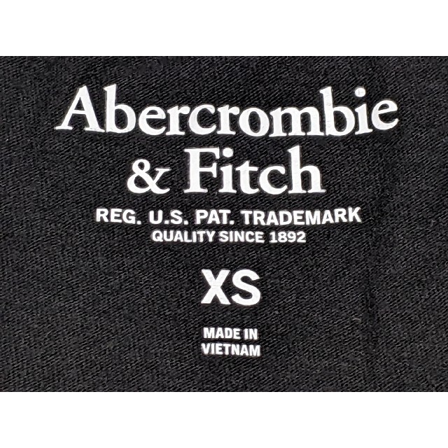 Abercrombie&Fitch(アバクロンビーアンドフィッチ)の新品・未使用 Abercrombie アバクロ 半袖Tシャツ 刺繍ロゴ ブラック メンズのトップス(Tシャツ/カットソー(半袖/袖なし))の商品写真