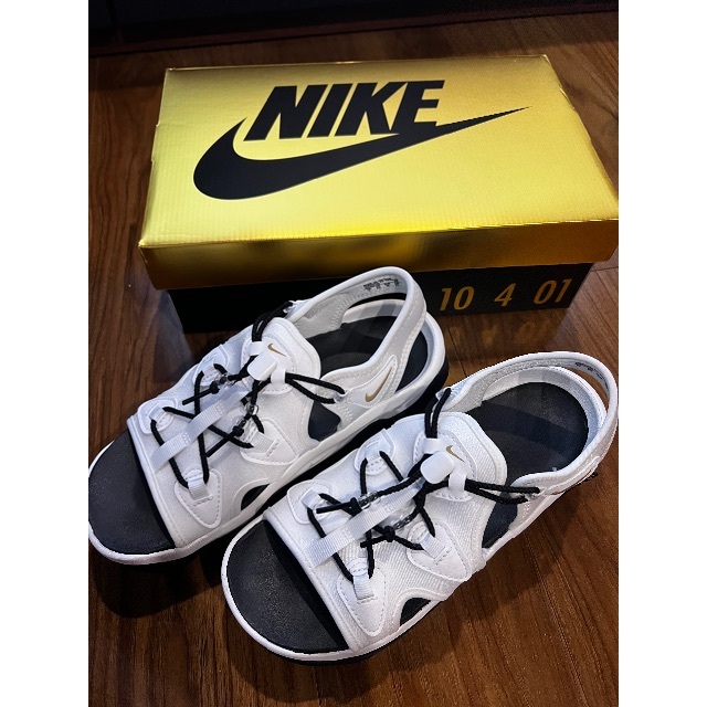 セリーナ ウィリアムス NIKE エアマックス ココ koko サンダル 売筋