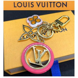 ルイヴィトン(LOUIS VUITTON)の美品　ルイヴィトンキーホルダー　バックチャーム　ポルトクレ・カラーライン(キーホルダー)