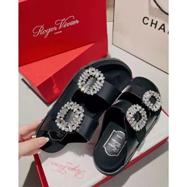 ROGER VIVIER フラットサンダル スライディー ヴィヴ ビジュー