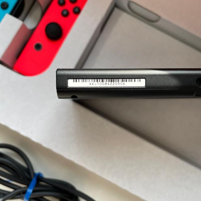 Nintendo Switch(ニンテンドースイッチ)のNintendo Switch 任天堂スイッチ ネオン バッテリー強化版 エンタメ/ホビーのゲームソフト/ゲーム機本体(家庭用ゲーム機本体)の商品写真