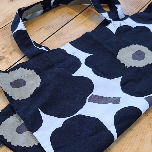 marimekko(マリメッコ)のゆっち様 マリメッコ＊ウニッコ＊トートバッグ＊美品！！ レディースのバッグ(トートバッグ)の商品写真