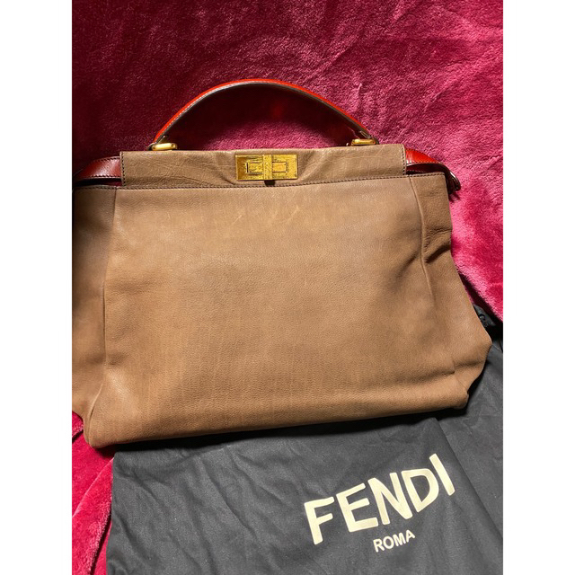 FENDI(フェンディ)の美品FENDI ピーカブー ラージ2wayショルダーバッグ レディースのバッグ(ハンドバッグ)の商品写真