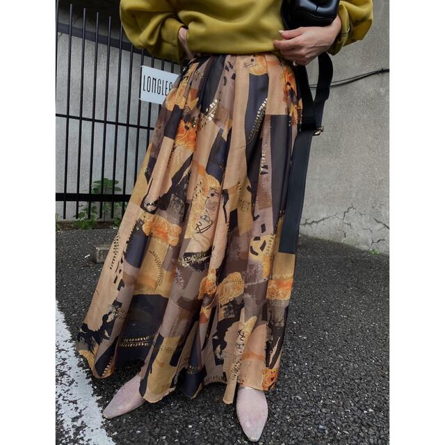 Ameri VINTAGE(アメリヴィンテージ)のAmeri Vintage  EMILIE TUCK FLARED SKIRT レディースのスカート(ロングスカート)の商品写真