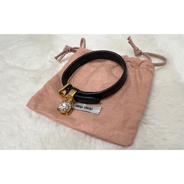 買い保障できる miumiu クリスタル ブラック レザーブレスレット