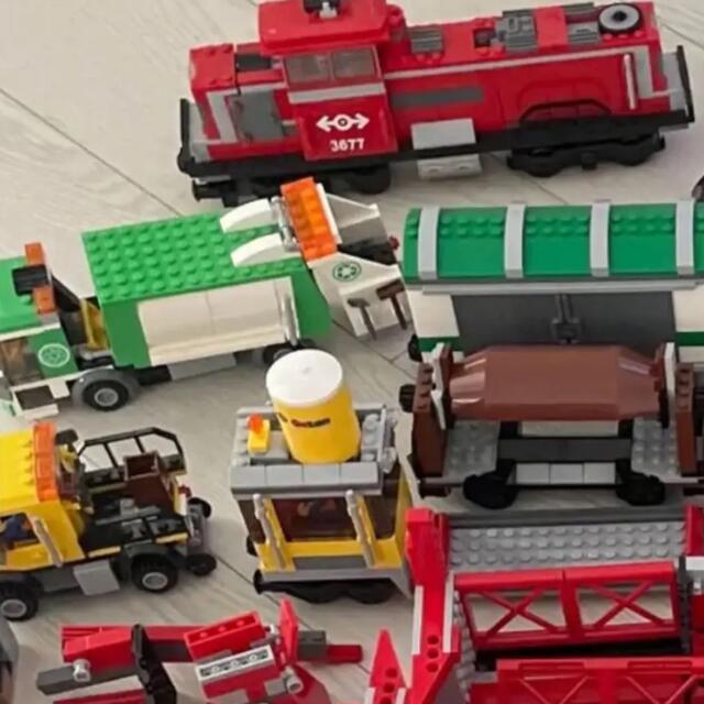 Lego(レゴ)のLEGO レゴ大量おまとめセット　カーズ、線路、道路など キッズ/ベビー/マタニティのおもちゃ(積み木/ブロック)の商品写真