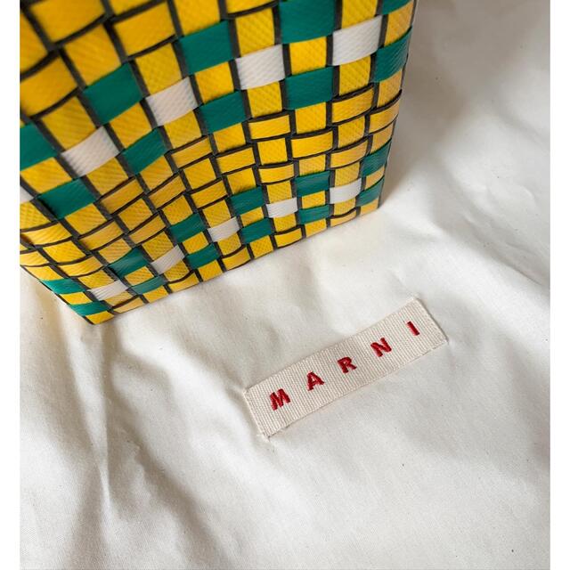 Marni(マルニ)のマルニマーケット　ミニバスケット　カゴバッグ　イエロー レディースのバッグ(かごバッグ/ストローバッグ)の商品写真