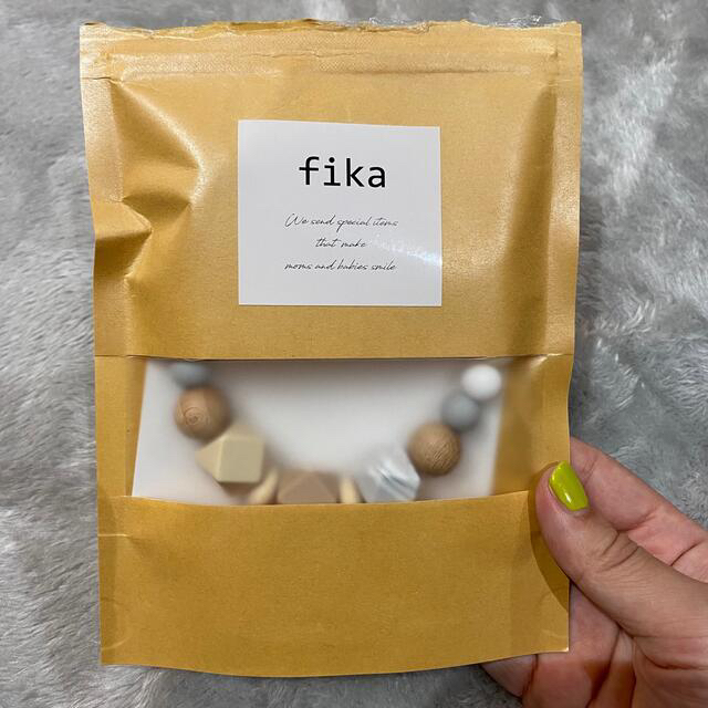 fika  おしゃぶりホルダー　歯固めホルダー ハンドメイドのキッズ/ベビー(外出用品)の商品写真