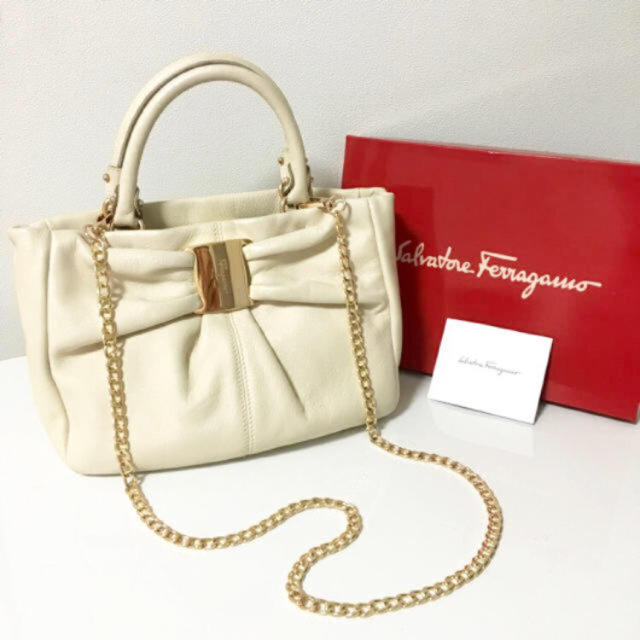 Salvatore Ferragamo(サルヴァトーレフェラガモ)の美品♡フェラガモ♡ヴァラリボン♡2way レディースのバッグ(ショルダーバッグ)の商品写真