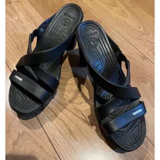 クロックス ヒールサンダルの通販 100点以上 | crocsを買うならラクマ