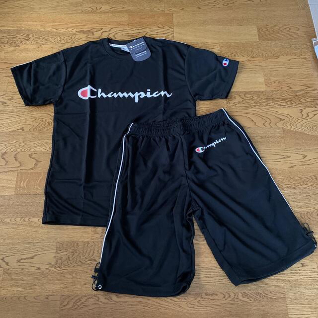 Champion(チャンピオン)の【新品】チャンピオン　上下セット　ブラック＆ライトグレー2点【kyo様専用】 メンズのトップス(Tシャツ/カットソー(半袖/袖なし))の商品写真