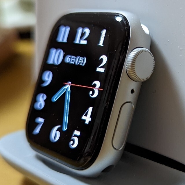 Apple Watch SE 40mm GPSモデル シルバー アルミニウム