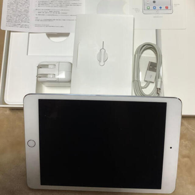 超美品 SIMフリー iPad mini 3 16GB シルバー