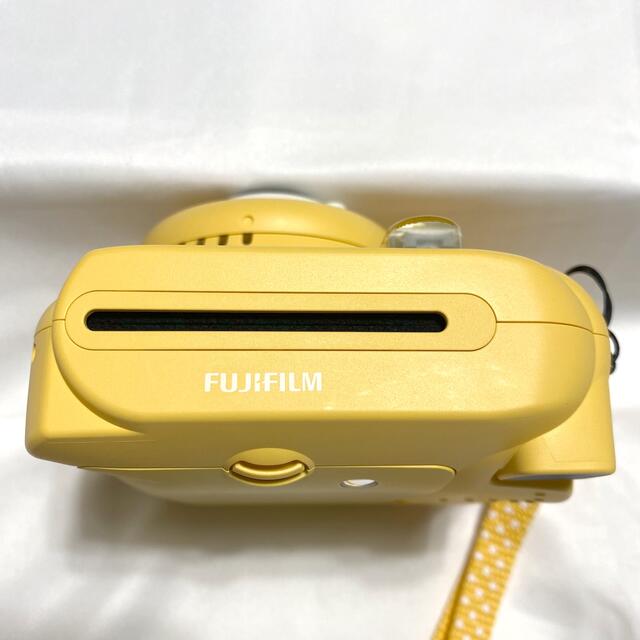 富士フイルム(フジフイルム)のFUJI FILM INSTAX MINI 8+ イエロー 富士フィルム チェキ スマホ/家電/カメラのカメラ(フィルムカメラ)の商品写真