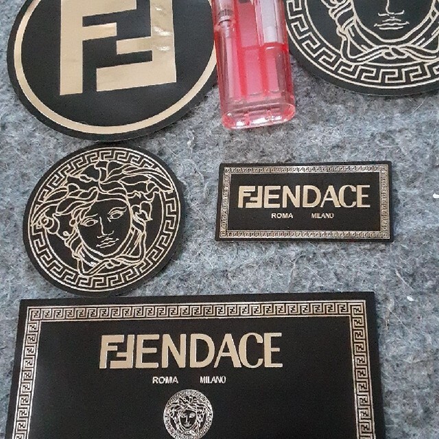 フェンダーチェ FENDI×ヴェルサーチコラボステッカーセット
