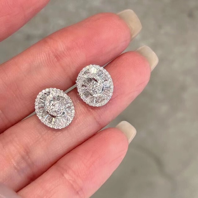 天然ダイヤモンドピアス0.7ct　k18