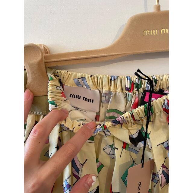 miumiu(ミュウミュウ)のmiumiu flag🏳 skirt. レディースのスカート(ひざ丈スカート)の商品写真