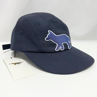 メゾンキツネ(MAISON KITSUNE')の新品 メゾンキツネ ネイビーフォックス 刺繍 ロゴ キャップ 帽子 CAP 5P(キャップ)