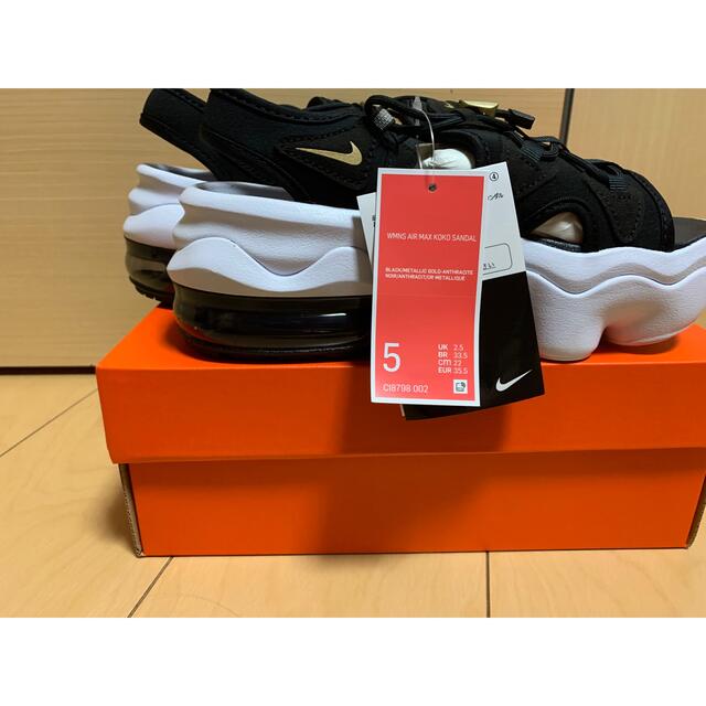 NIKE(ナイキ)のココサンダル　22cm 白×黒 レディースの靴/シューズ(サンダル)の商品写真