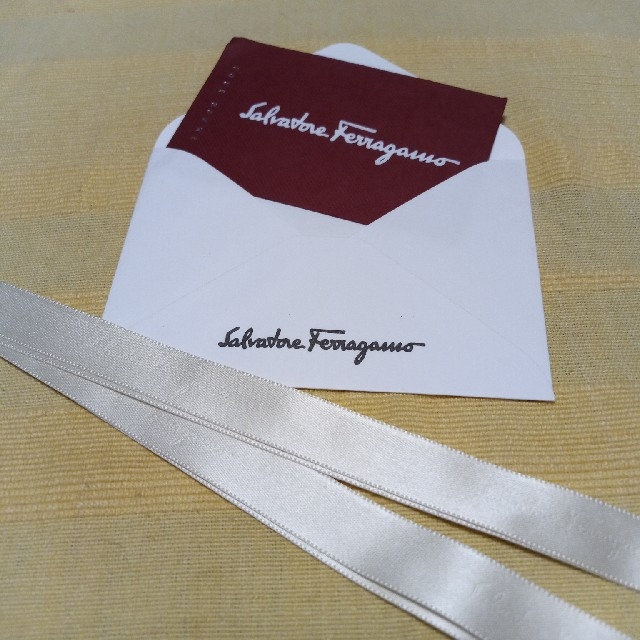 Ferragamo(フェラガモ)の♥お値下げ! Ferragamoフェラガモプレゼントセット♥ レディースのバッグ(ショップ袋)の商品写真