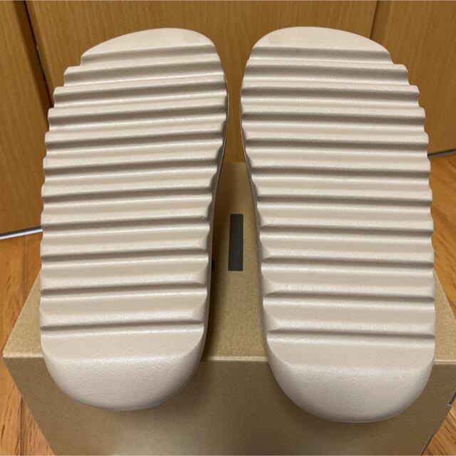 adidas(アディダス)のYEEZY SLIDE adidas 27.5 PURE ピュア カニエウエスト メンズの靴/シューズ(サンダル)の商品写真