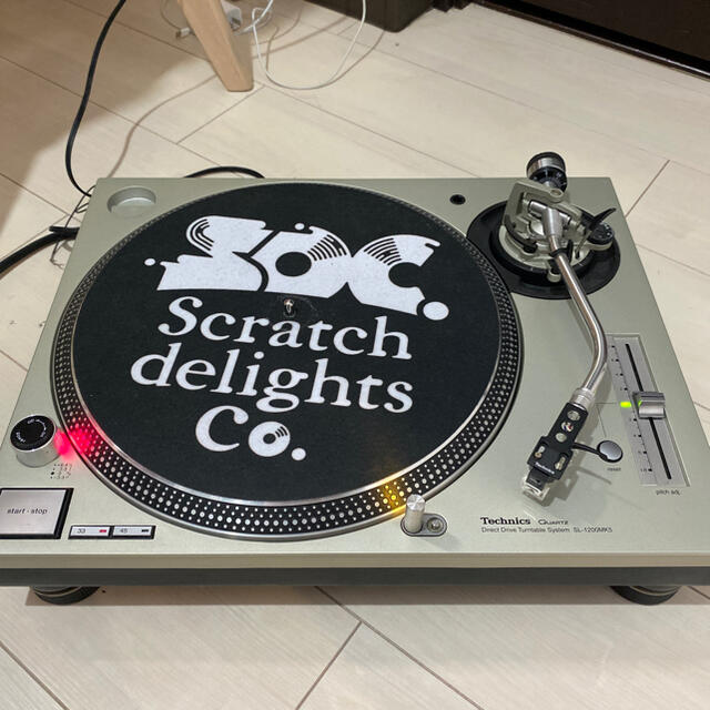 Panasonic(パナソニック)のTechnics テクニクス ターンテーブル　SL-1200MK5 楽器のDJ機器(ターンテーブル)の商品写真