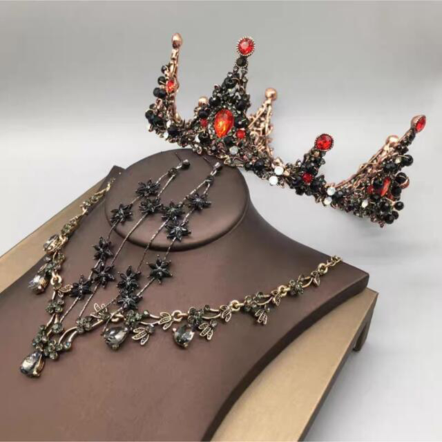ウェディング 花嫁3点セット .アクセサリー ティアラ+イヤリング+
