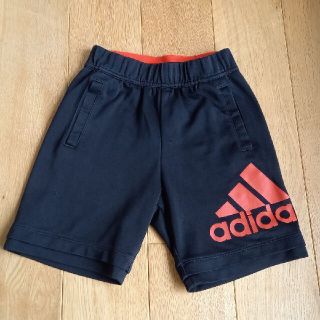 アディダス(adidas)の【最終お値下げ】adidas 半ズボン 110 黒 男の子(パンツ/スパッツ)