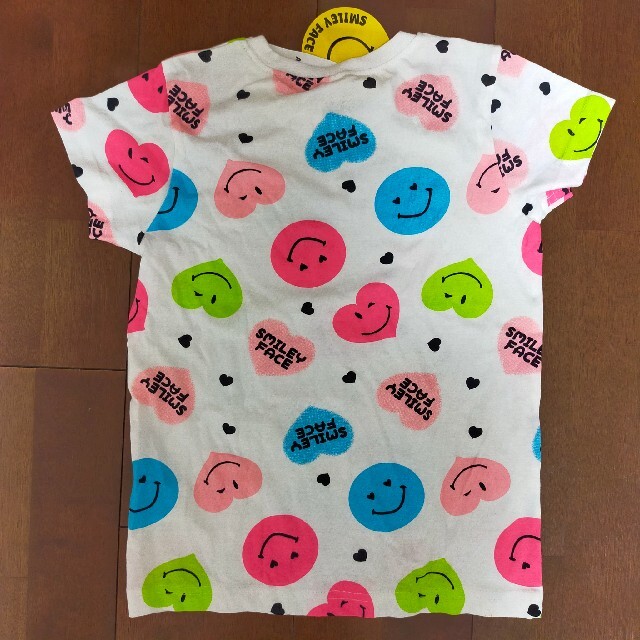 しまむら(シマムラ)のTシャツ　130サイズ　２枚セット キッズ/ベビー/マタニティのキッズ服女の子用(90cm~)(Tシャツ/カットソー)の商品写真