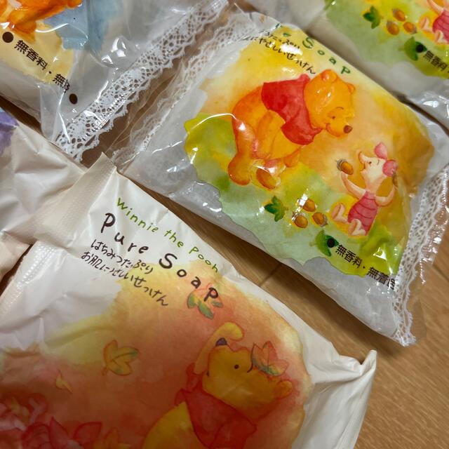 プーさん　固形石鹸　６個 コスメ/美容のボディケア(ボディソープ/石鹸)の商品写真