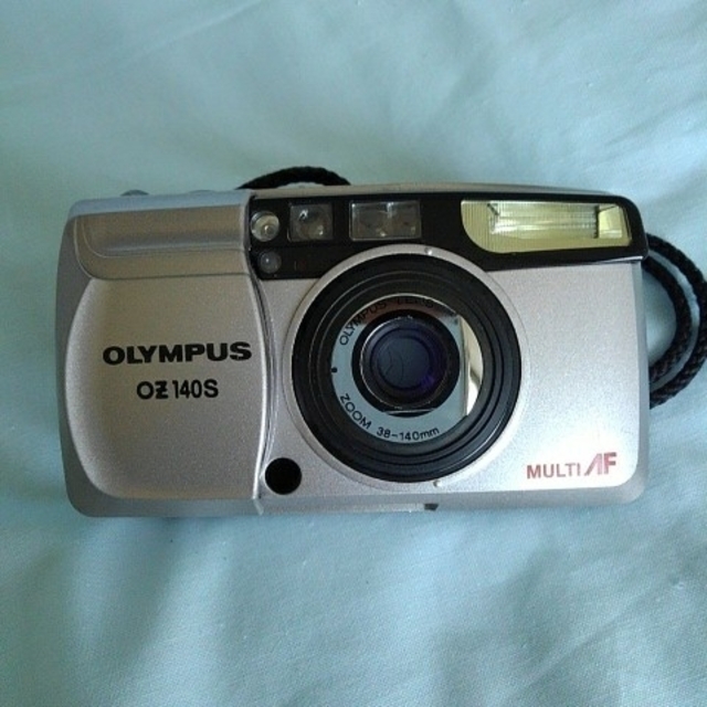 OLYMPUS(オリンパス)のオリンパス　フィルム　カメラ　2機 スマホ/家電/カメラのカメラ(フィルムカメラ)の商品写真