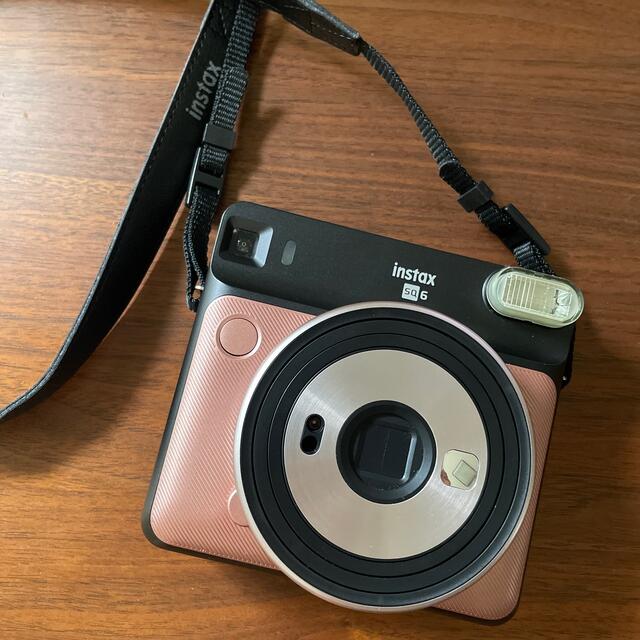 フィルムカメラチェキ　instax sq6