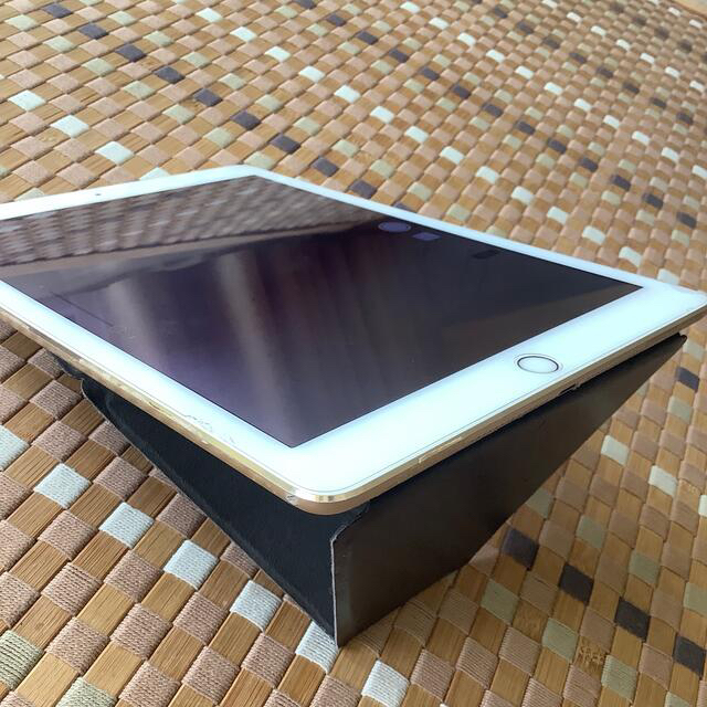 スマホ/家電/カメラiPad air2 32G セルラーモデル　SIMフリー　ジャンク