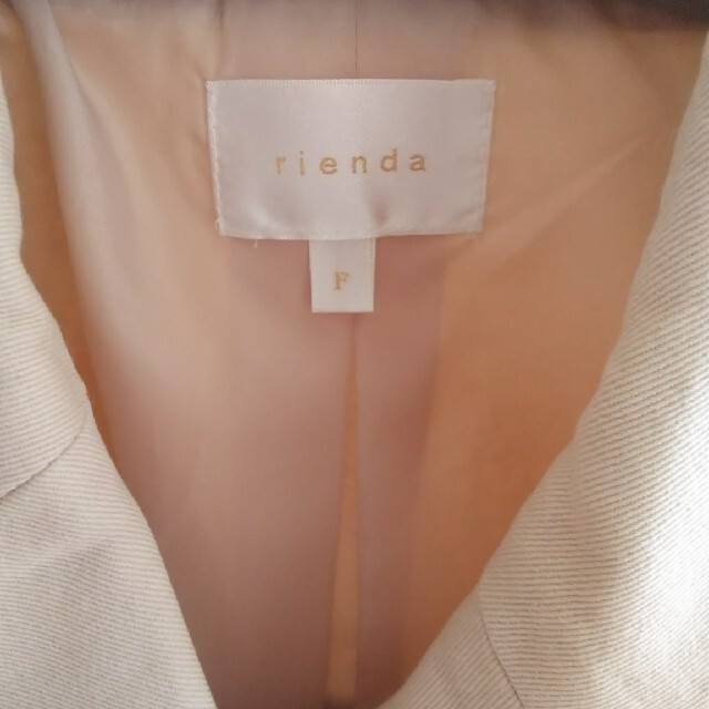 rienda(リエンダ)のrienda スリームボリュームチュールショートトレンチコート レディースのジャケット/アウター(トレンチコート)の商品写真