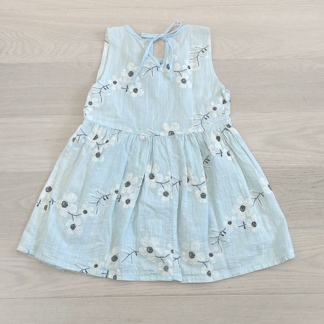 Plus Nao 花柄ノースリーブワンピース 120 キッズ/ベビー/マタニティのキッズ服女の子用(90cm~)(ワンピース)の商品写真