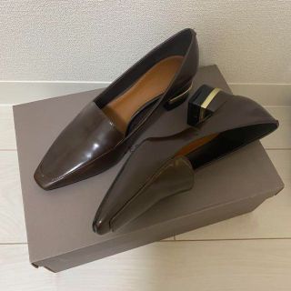 チャールズアンドキース(Charles and Keith)のチャールズアンドキース　ローファー　パンプス 茶(ローファー/革靴)