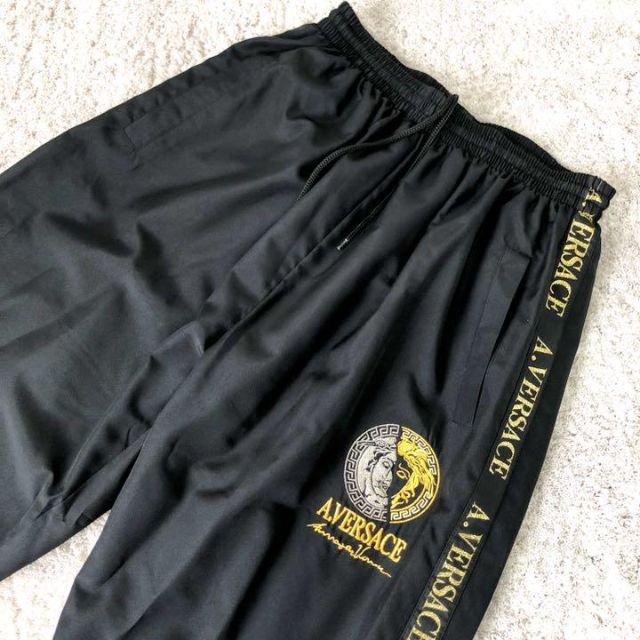 VERSACE(ヴェルサーチ)のA.VERSACE ヴェルサーチ ベルサーチ メデューサ ナイロンパンツ M メンズのパンツ(その他)の商品写真