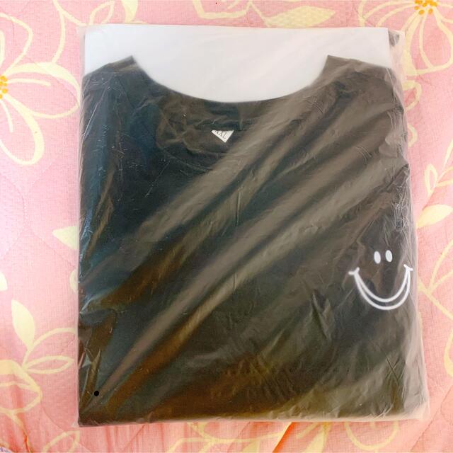 Tシャツ　スマイル  2XL  黒　ブラック　半袖　ビッグシルエット メンズのトップス(Tシャツ/カットソー(半袖/袖なし))の商品写真