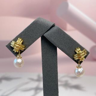 ティファニー(Tiffany & Co.)のキラキラ様　K18YGティファニー シグネチャー ピアス　(ピアス)