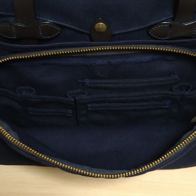 FILSON(フィルソン)のFILSON PADED COMPUTER BAG（70258） メンズのバッグ(ビジネスバッグ)の商品写真