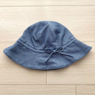 ユニクロ(UNIQLO)のユニクロ　ベビー　UVカット　帽子　ストラップ(帽子)