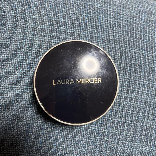 laura mercier(ローラメルシエ)のローラメルシエ　フローレスラディアンスパーフェクティングクッション コスメ/美容のベースメイク/化粧品(ファンデーション)の商品写真