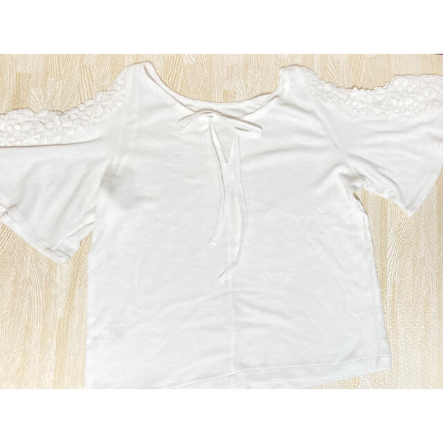 mmm様専用　【未使用】2枚セットGU  トップス　Tシャツ　白黒 レディースのトップス(Tシャツ(半袖/袖なし))の商品写真