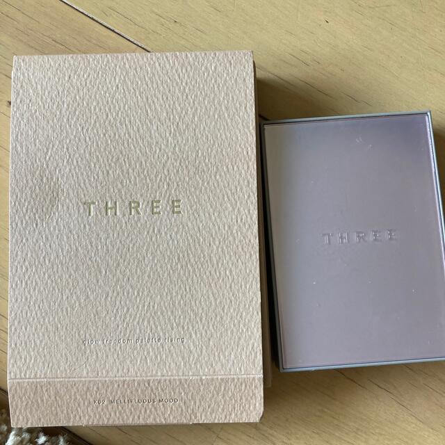 THREE(スリー)の美品！THREE限定グローフリーダムパレットライジングX02 コスメ/美容のキット/セット(コフレ/メイクアップセット)の商品写真