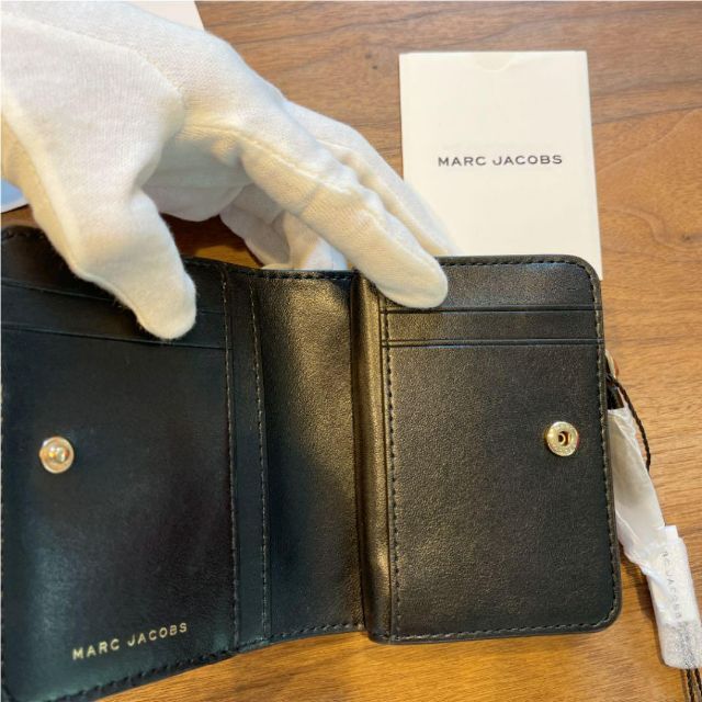 MARC JACOBS(マークジェイコブス)の◆新品◆MARC JACOBS マークジェイコブス 二つ折り財布 コンパクト レディースのファッション小物(財布)の商品写真