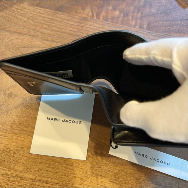 MARC JACOBS(マークジェイコブス)の◆新品◆MARC JACOBS マークジェイコブス 二つ折り財布 コンパクト レディースのファッション小物(財布)の商品写真