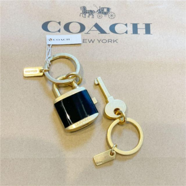 COACH(コーチ)の◆COACH◆南京錠型キーホルダー/バッグチャーム C1679-IMBLK レディースのファッション小物(キーホルダー)の商品写真