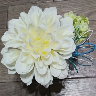 ダリア　成人式　結婚式　髪飾り(ヘアアクセサリー)