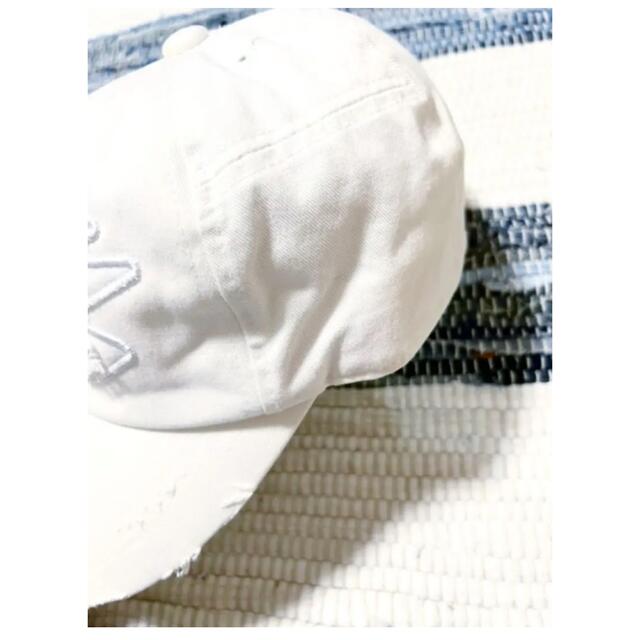 AZUL by moussy(アズールバイマウジー)の【AZULbymoussy】ダメージキャップ スター WHITE×BLACK 星 メンズの帽子(キャップ)の商品写真