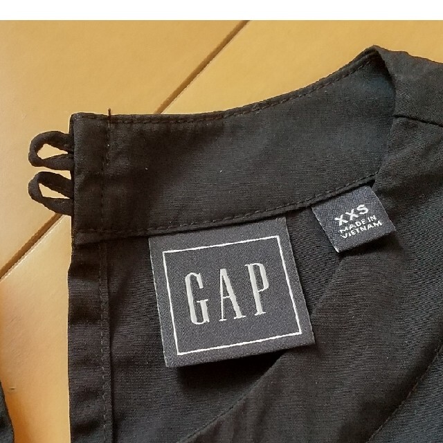 GAP(ギャップ)のGAP*ブラウス*黒 レディースのトップス(シャツ/ブラウス(長袖/七分))の商品写真